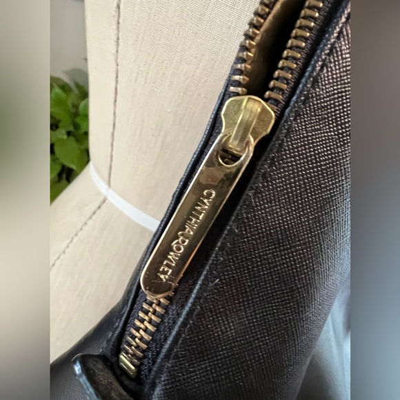 Cynthia Rowley Bucket Bag Black or maybe Dark Brown Leather Purse - Picture 6 of 8